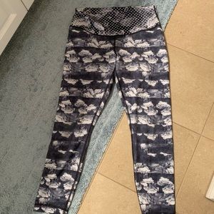 Lululemon cropped ankle pants.